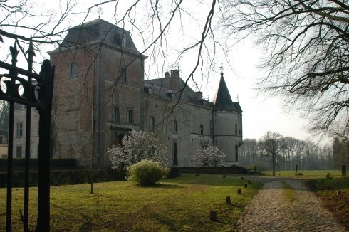 Harlue castle in Bolinne-Harlue